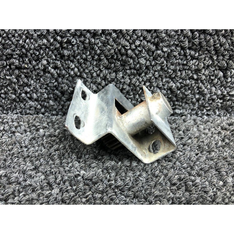 0511262-2 Cessna 172N Co-Pilot Cabin Door Rotary Clutch Assembly