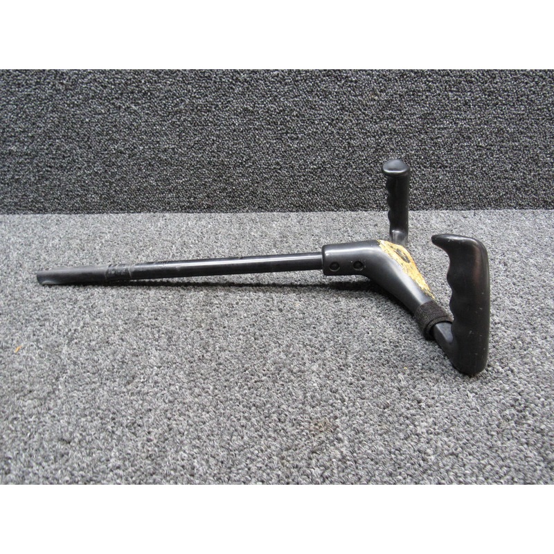 0513260-3 Cessna 172P Co-Pilot Control Yoke Assembly (Length: 12-1/4, D: 3/4′)