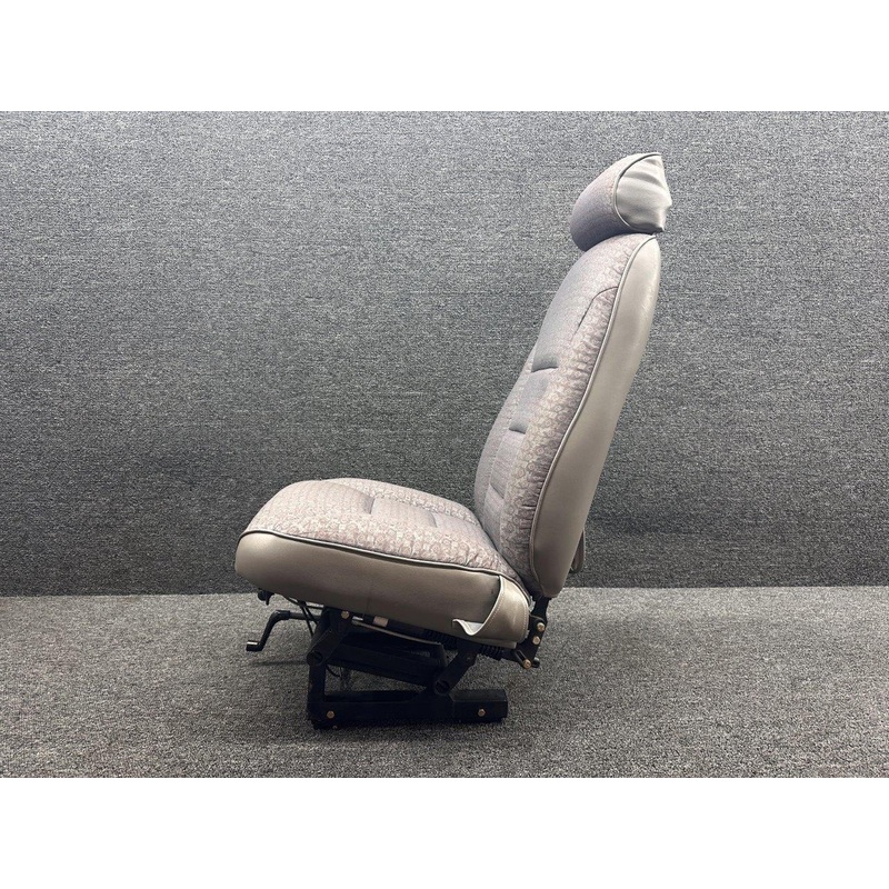 0514213-1 Cessna 182S Pilot Seat Assembly with Adjusts (Rails: 11-1/4)