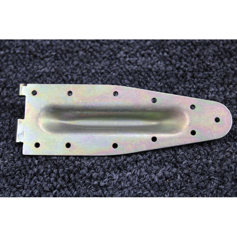 0517019-4 Cessna 172 Cabin Door Hinge Half Lower Aft RH (NOS) (SA)