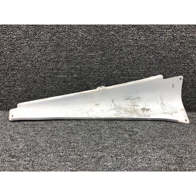 0530010-5 (Use: 0530010-11) Cessna 172RG Upper Horizontal Fairing LH (White)