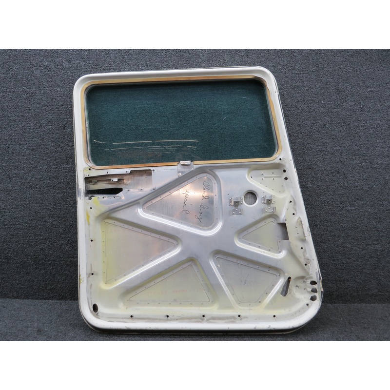 0710620-219 Cessna 182M Cabin Door Structure LH