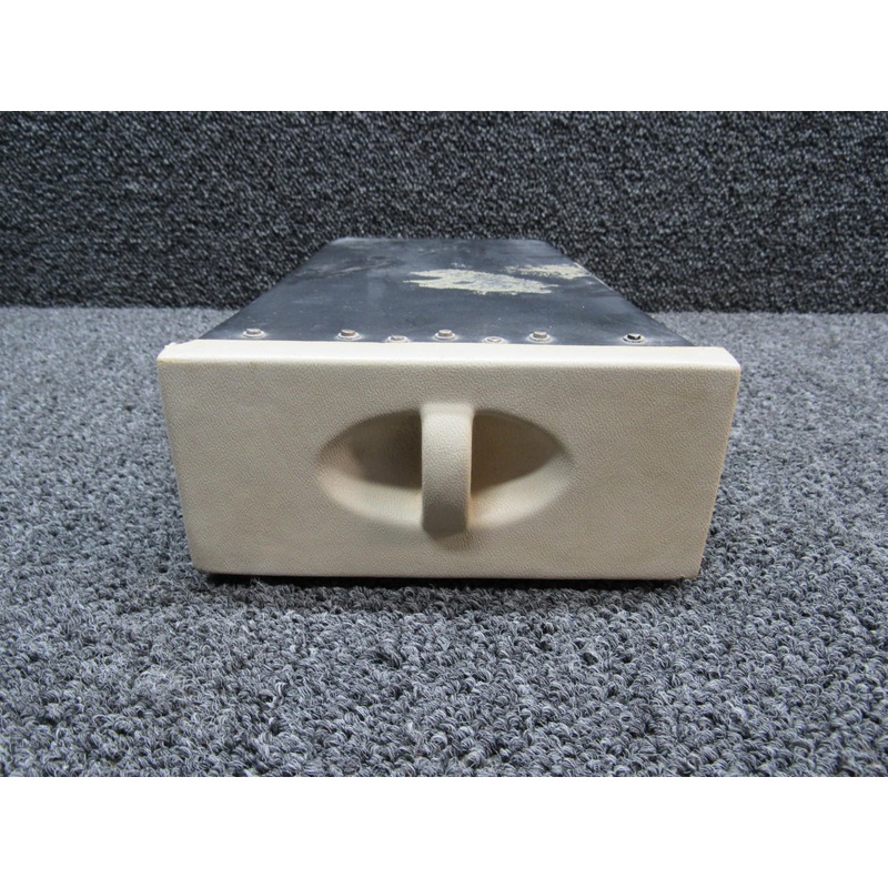 0513085-3 / 0513085-2 Cessna 172N Map Case Assembly W/ Door