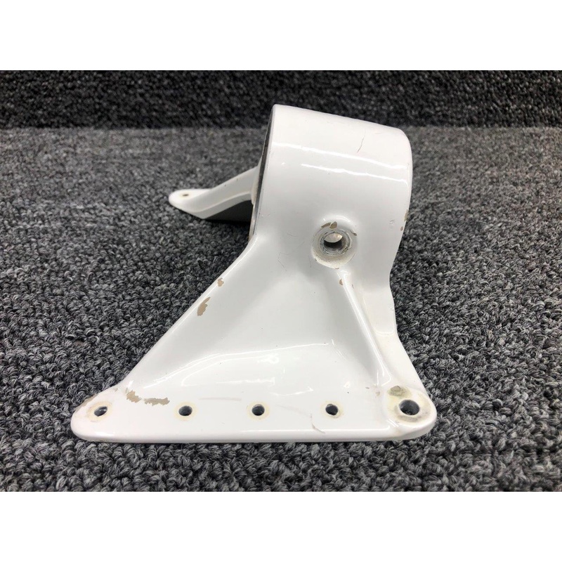 0543013-1 Cessna 182T Nose Gear Upper Fitting