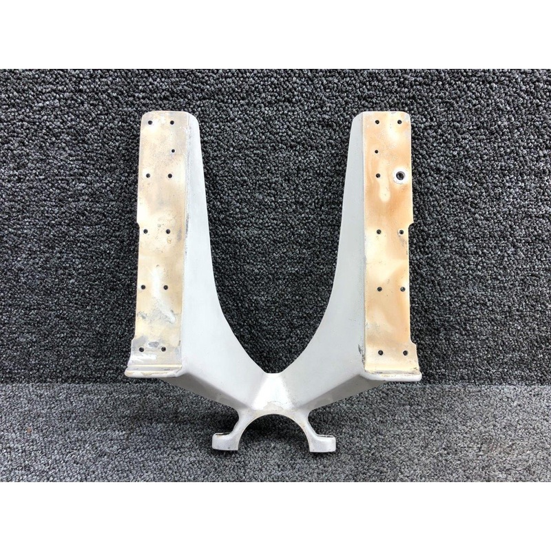 0543016-1 Cessna 172N Lower Nose Gear Fitting (Minus Cap)