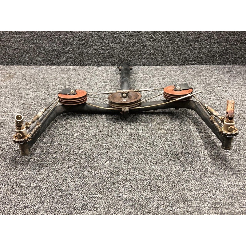 0560006-5 / 0511783-1 Cessna 172F Control Column Yoke W/ Sprockets & Pullies