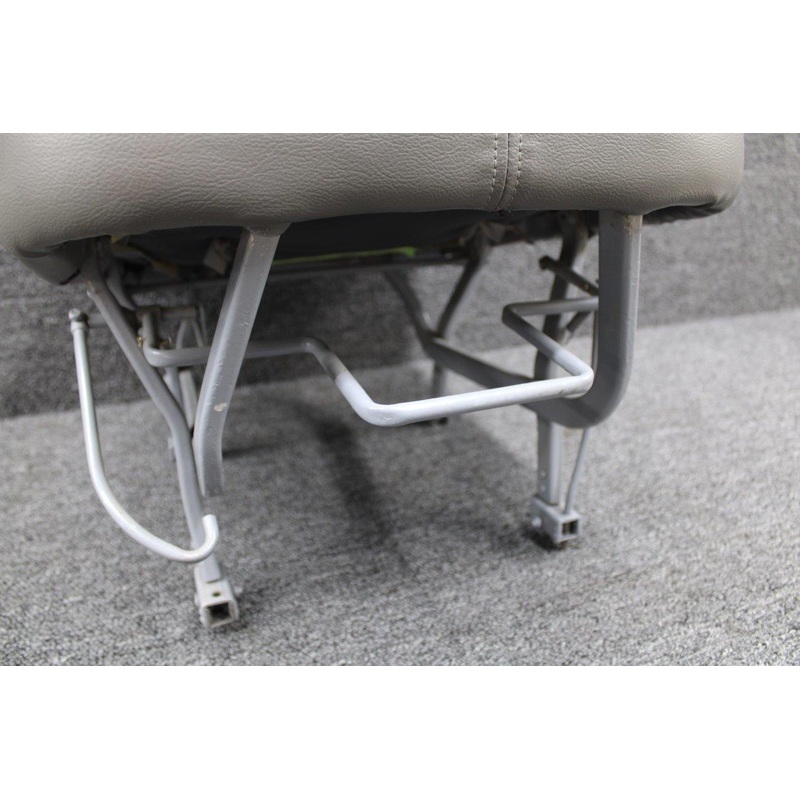 0500210-173 Cessna 172L Seat Assembly Pilot or Co-Pilot (Rails: 11)