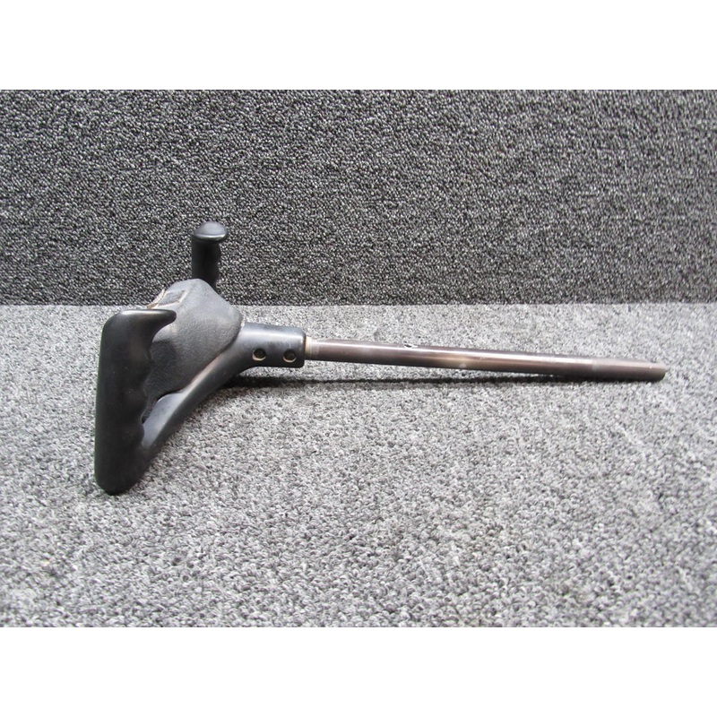0513261-13 Cessna 172N Control Yoke Assy LH / RH (L: 12-1/4, D: 3/4′)