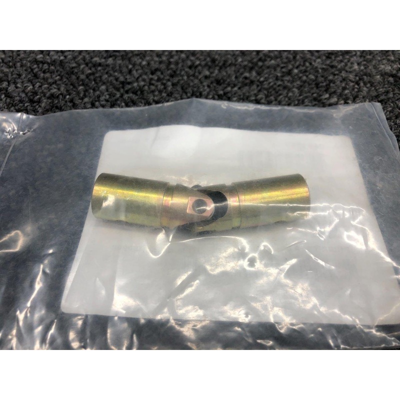 0411257 (USE: MC0411257) Cessna 175 Control Yoke Universal Joint LH / RH (NOS)