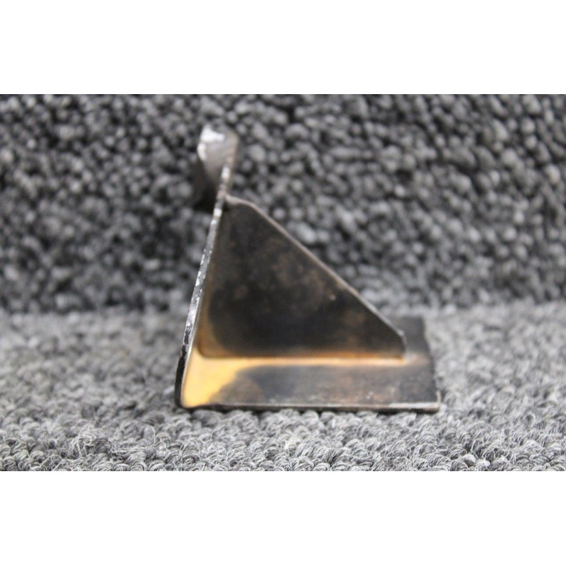 0552116-10 Cessna 172M Cowl Snubber Bracket