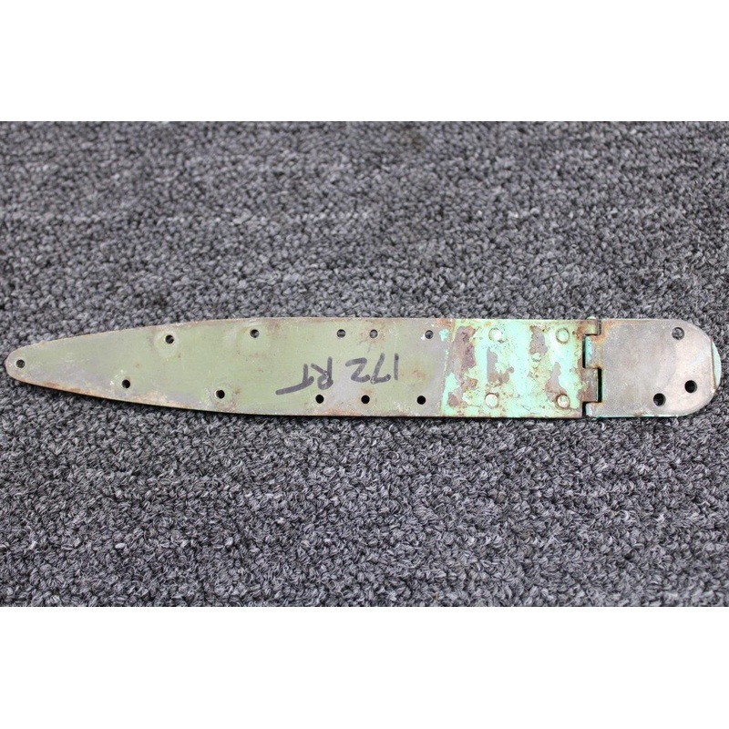 0511280-2 / 0511237-2 Cessna 172 Cabin Door Hinge Assembly Upper RH (SA)