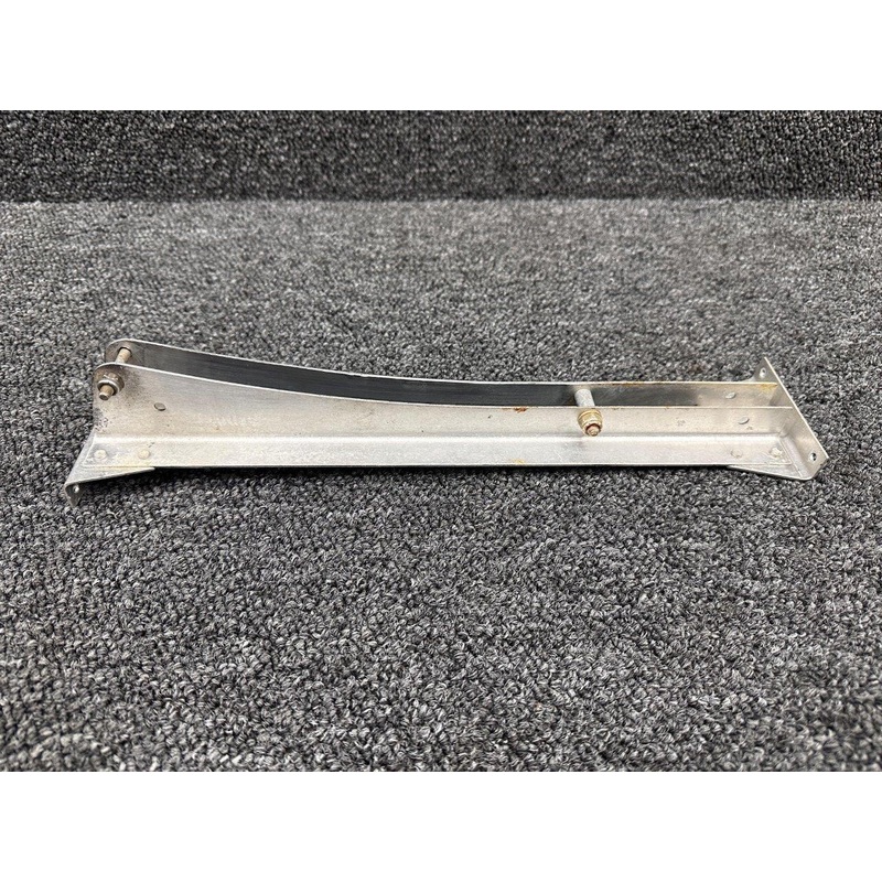 0513294-7 Cessna 172N Control Yoke Guide Assembly RH