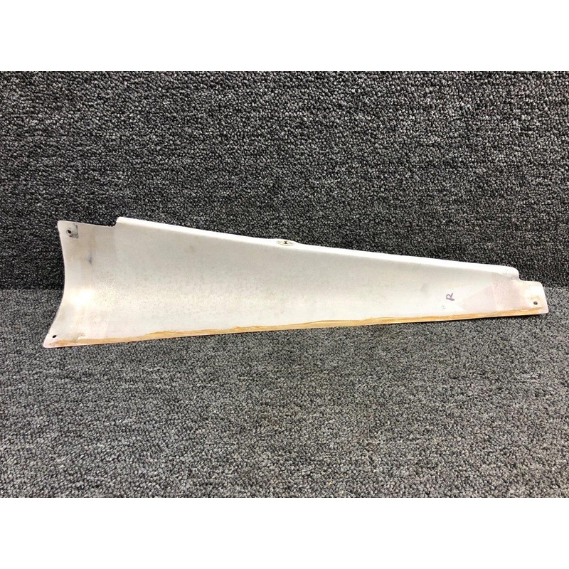 0530010-6 (USE: 0530010-12) Cessna 172N Upper Horizontal Fairing RH