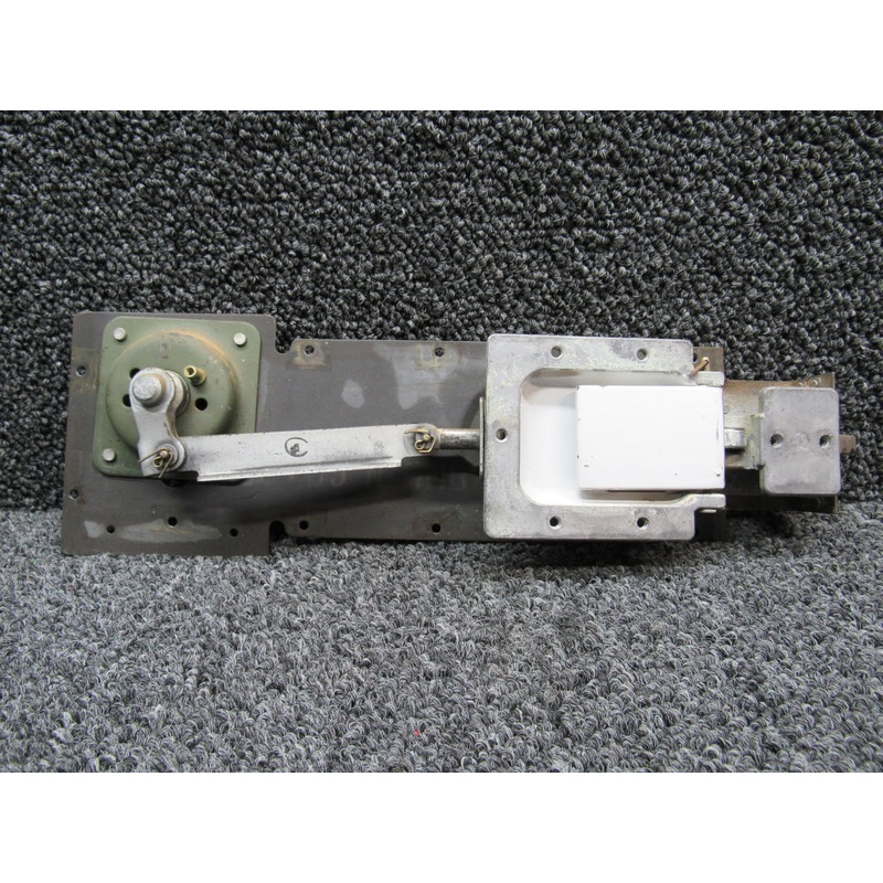 0517012-3 Cessna 172N Cabin Door Latch Assembly LH