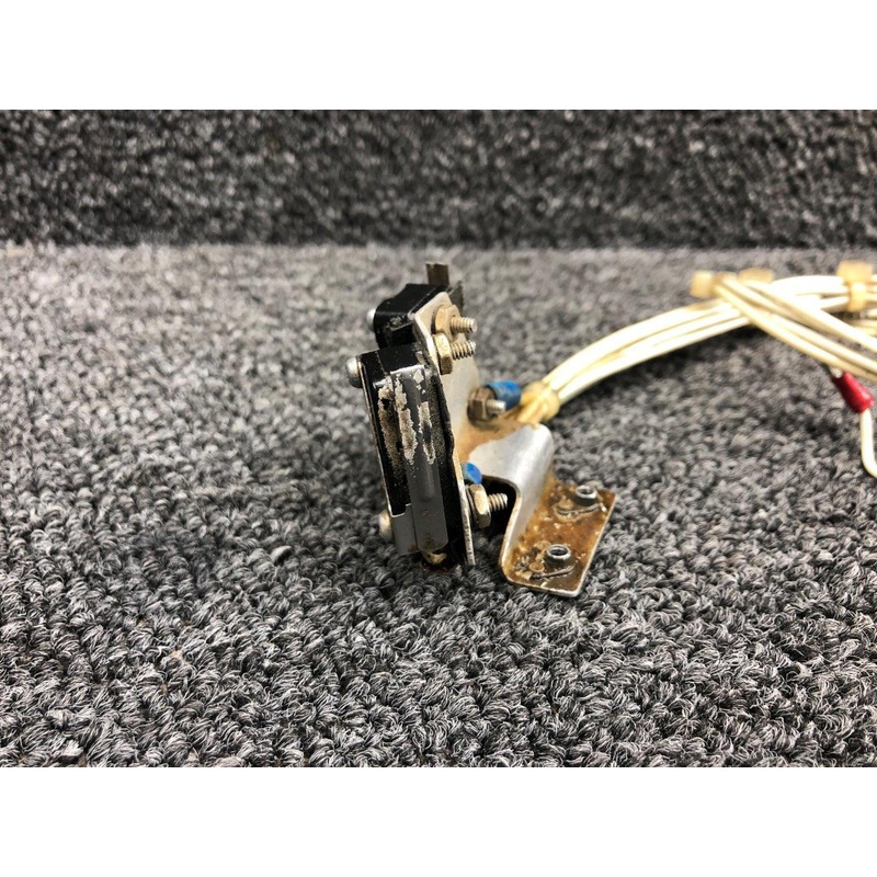 MS25253-1 Cessna 182M Flap Actuator Microswitch Set of 2