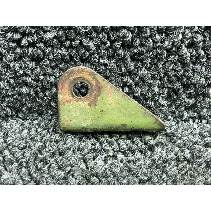0510205-4 Cessna 172K Seat Belt Attach Bracket Inboard LH or Outboard RH