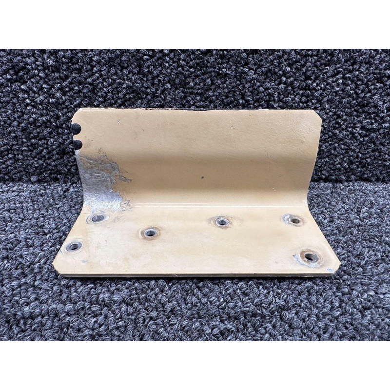 0513395-1 (Use: 0713194-3) Cessna 172N Fuselage Step LH