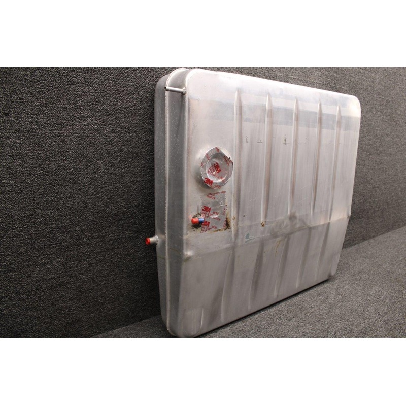 0526007-44 Cessna 172M Fuel Tank Assy RH (Standard Range)