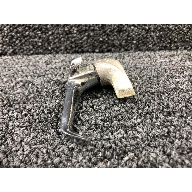 S1483-2 / 1411202-201 Cessna 172F Cabin Door Window Handle LH