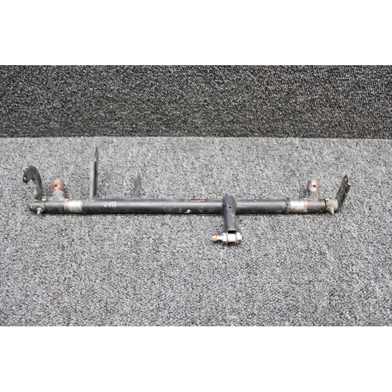 0411526-2 (USE: 0411526-4) Cessna 150F Rudder Bar Assembly AFT