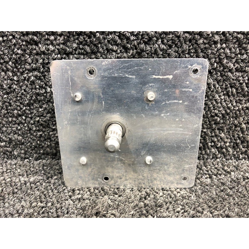 0413195-5, 1511212-6 Cessna 177 Cabin Door Bearing Plate with Shaft LH