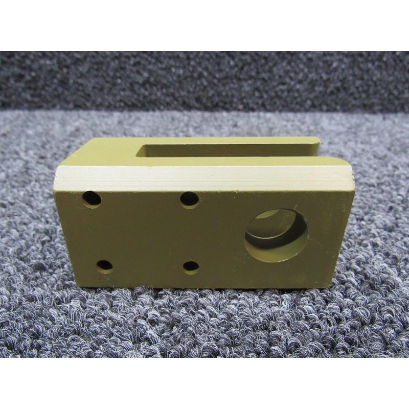 0512122 Cessna 210 Fuselage Spar Bearing Block (ZINC CHROMATED)