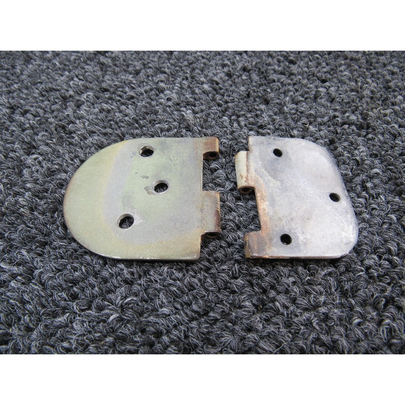 0517019-1 Cessna 172N Cabin Door Hinge Assembly Lower LH