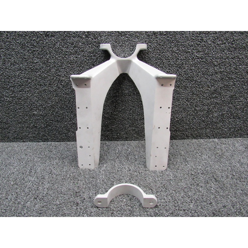 0543016-1 / 0543018-1 Cessna 172N Nose Gear Fitting Lower W/ Cap