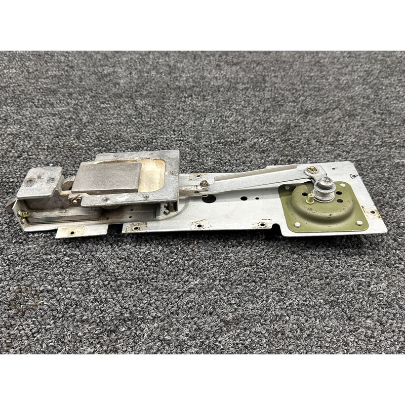 0511256-1 Cessna 172I Cabin Door Latch Assembly LH