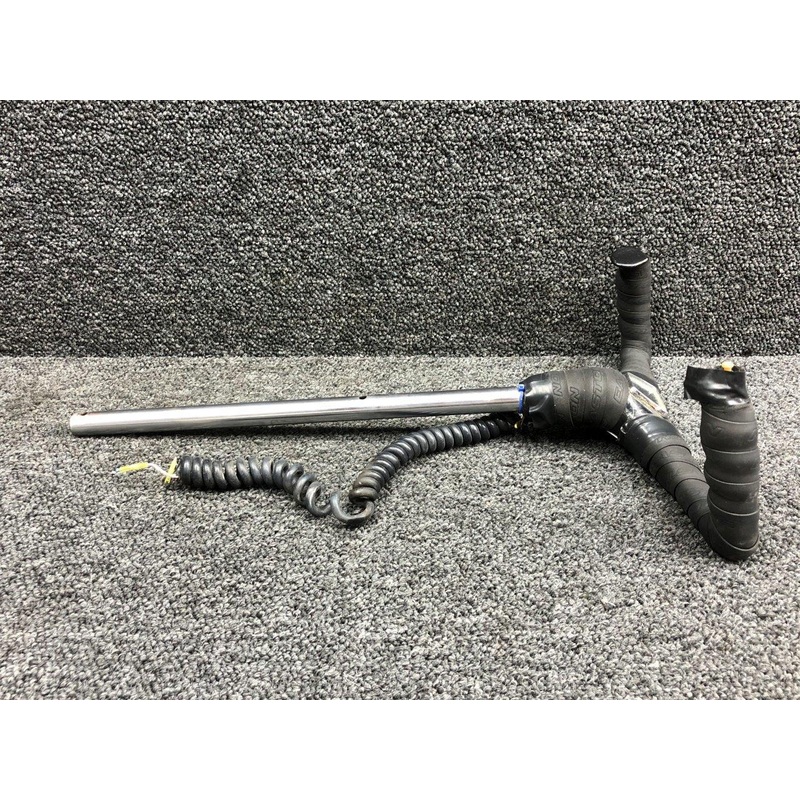 0513239-9 (Use: 0513260-13) Cessna 172K Control Wheel Assy LH with Mic Switch