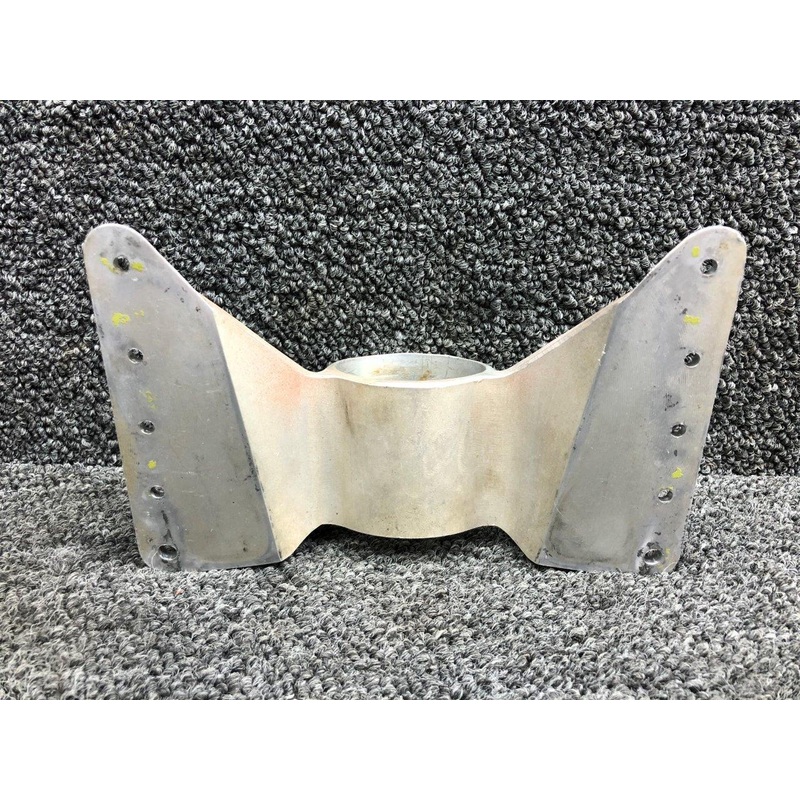 0543013-1 Cessna 172K Upper Nose Gear Fitting