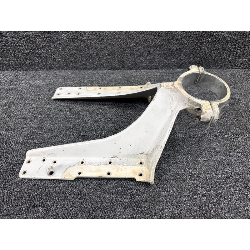 0543016-1, 0543018-1 Cessna 172N Nose Gear Lower Fitting Assembly with Cap