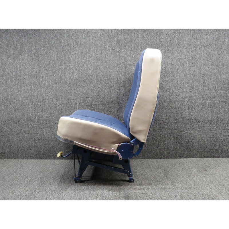 0700630-1 Cessna 182M Vertically Adjustable Seat Assembly LH (Rails: 11)