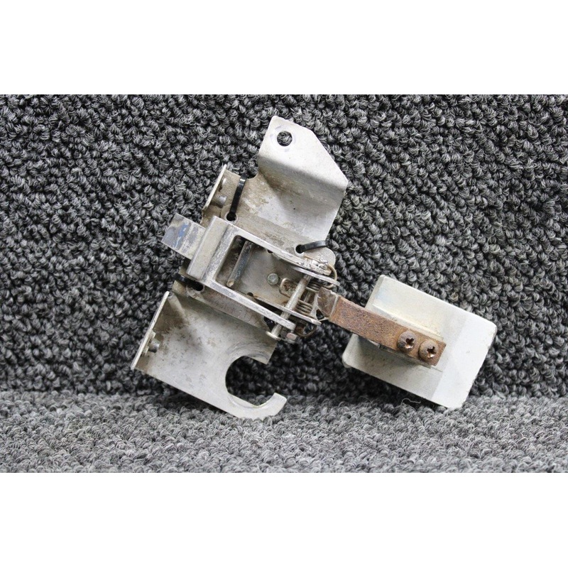 S1359-8 Cessna 172M Baggage Door Latch Assembly