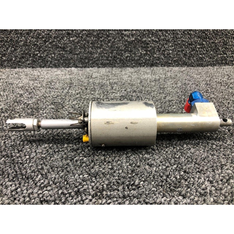 0541138-17 / 0541141-1 Cessna 172 Master Brake Cylinder Assy LH W/ Plate Lock