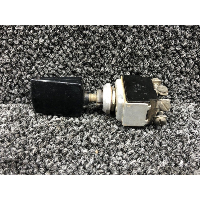 MS25201-6 (Alt: S1661-1) Cessna 172K Flap Toggle Switch