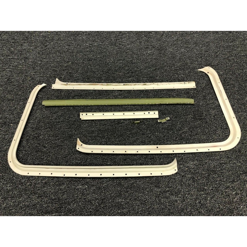0710026-8, 0710026-10, 0710113-8 Cessna 180 RH Lwr, Fwd Window Retainer