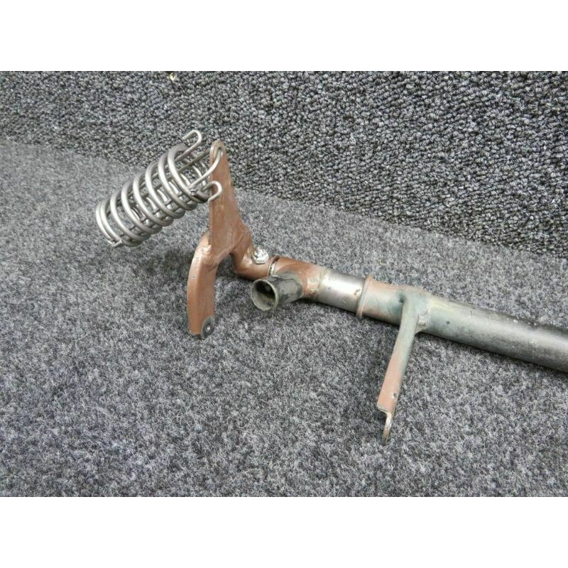0310107-11 Cessna 195 Rudder Pedal Bar RH W/ Bar Ends & Spring
