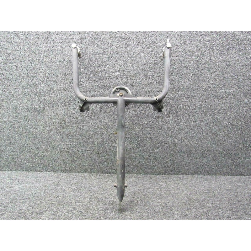 0511782-17 Cessna 172M Weld Yoke Control Assy