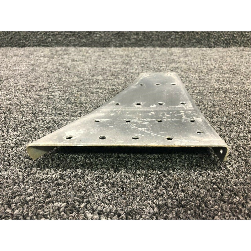 0513006-111 Cessna 172 Bulkhead Doorpost Aft RH