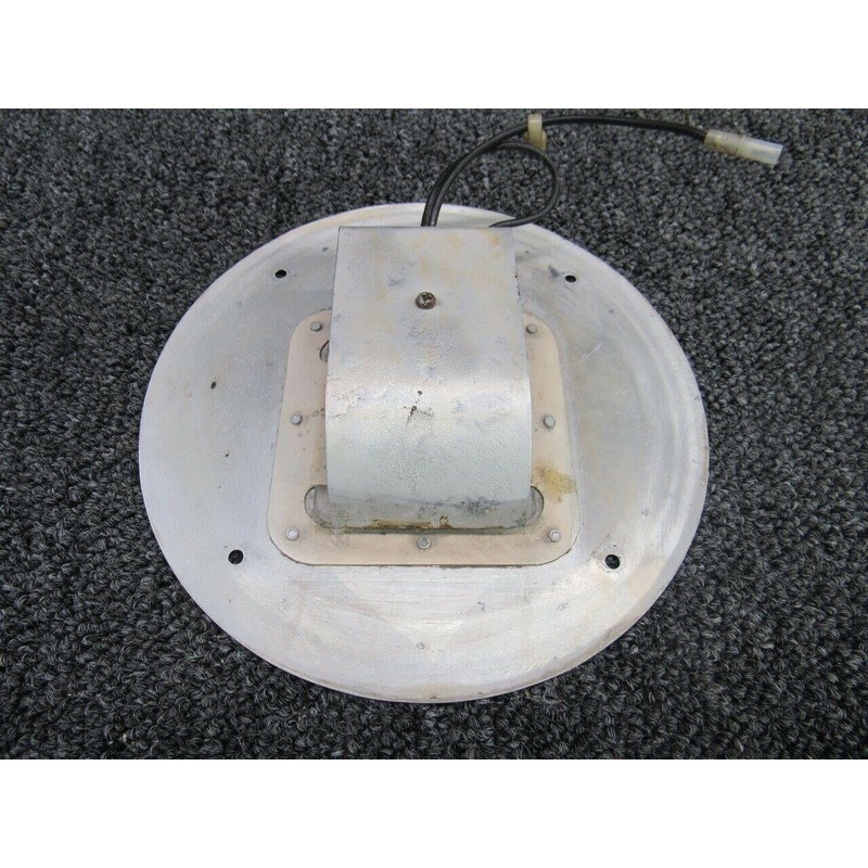 0521101-2 / 0521101-6 Cessna 172P Courtesy Light Assy (Volts: 28)