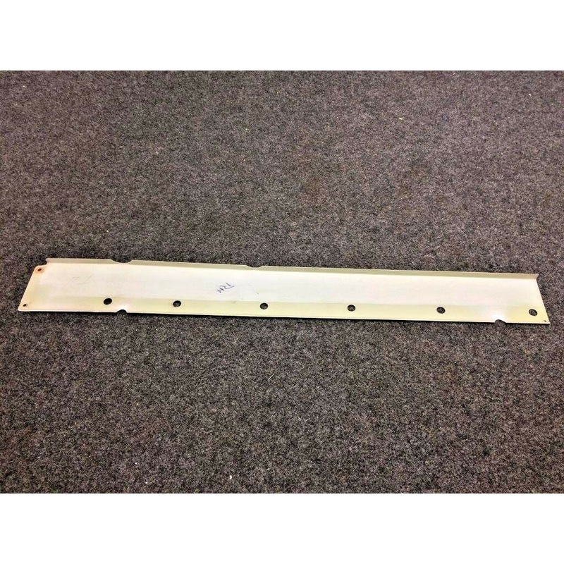 0520016-4 Cessna 172R / 172S RH Wing Root Fairing