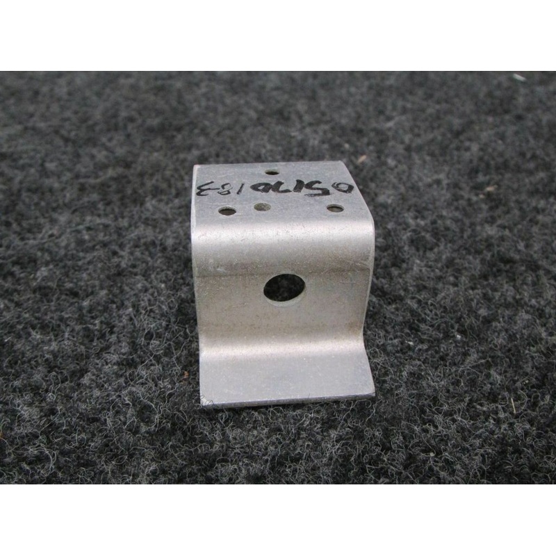 0517018-3 (Use: 0517018-8) Cessna Bracket Assembly (New Old Stock) (SA)
