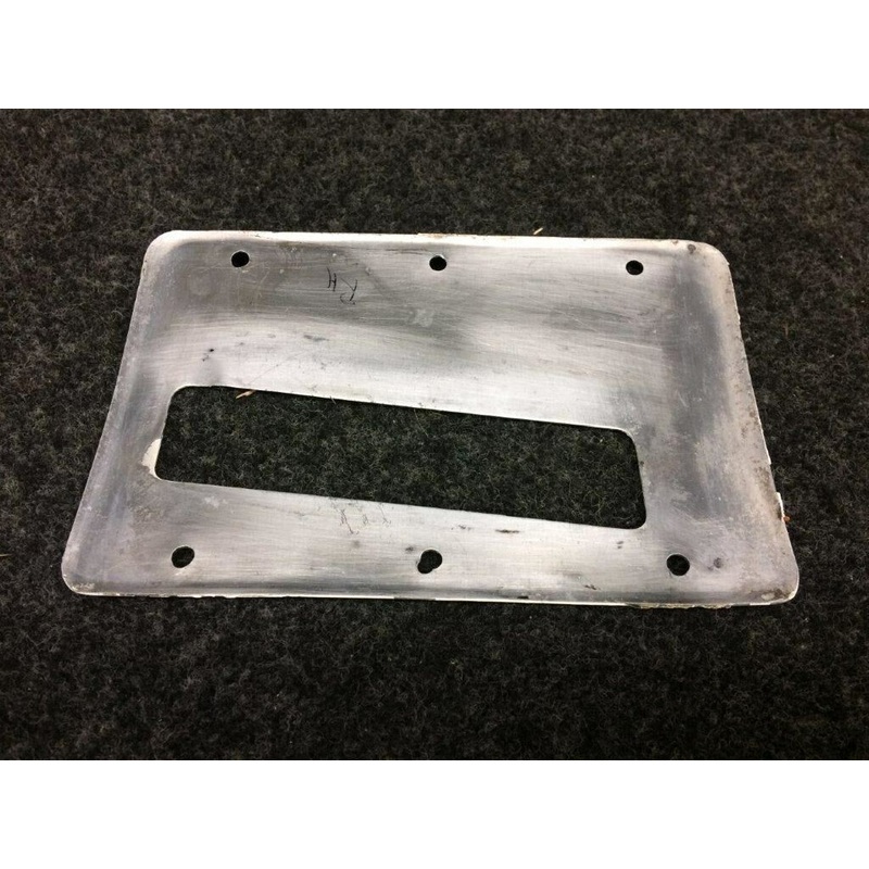 0441024-2 Cessna 150J Plate Landing Gear Fillet RH