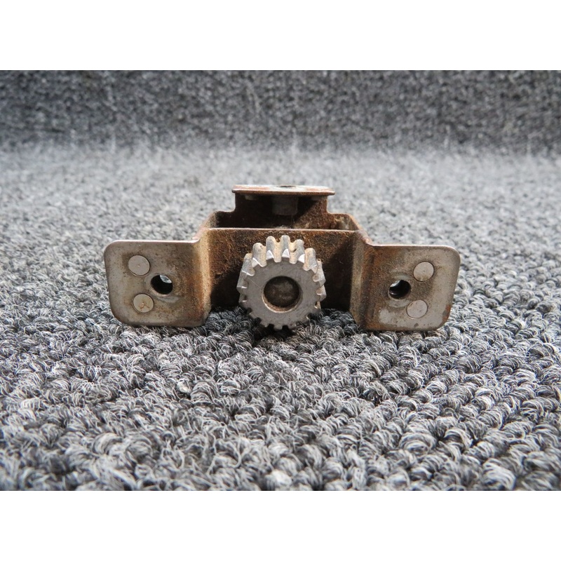 0412066-2 Cessna 150 Clutch Assembly Door Latch RH