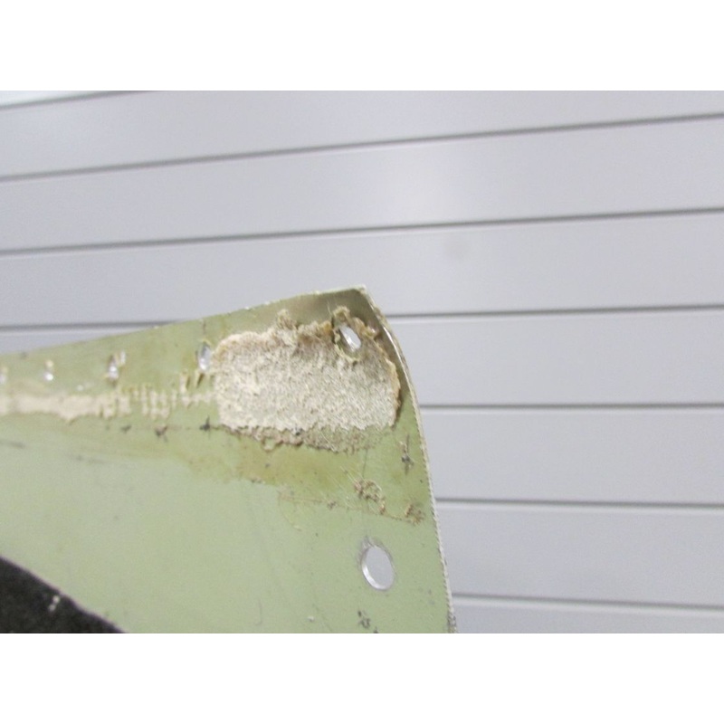 0710712-1 Cessna 182T Floorboard Assembly Center