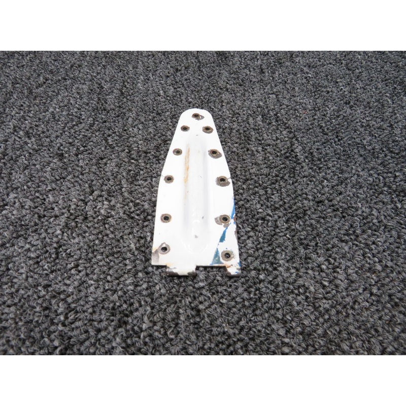 0517019-4 Cessna 172 Hinge Half Lower Aft RH (White)