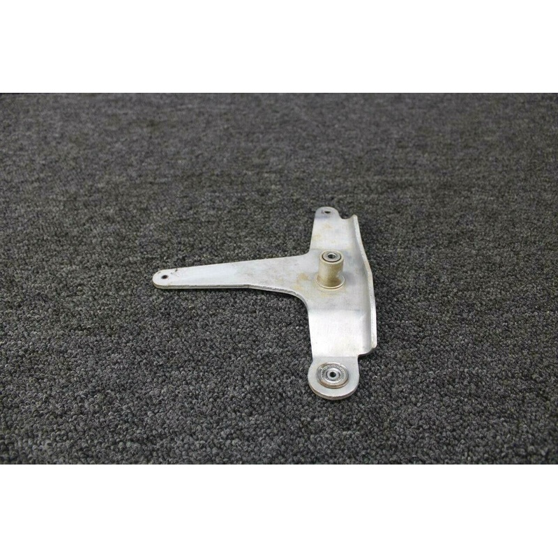 0320106 Cessna 195 Aileron Bellcrank LH