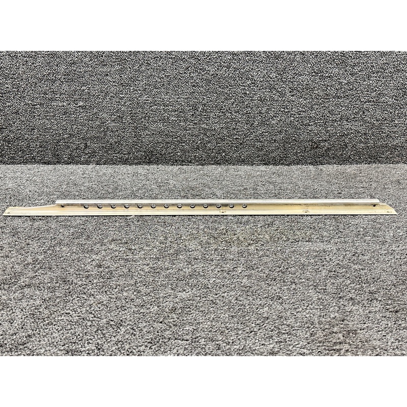 0514210-3 Cessna 172S Seat Rail