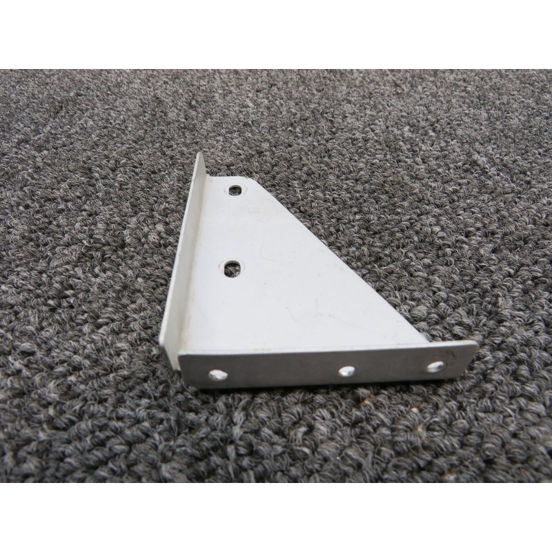 0516030-1 Cessna 172S Bracket Fuel Strainer LH